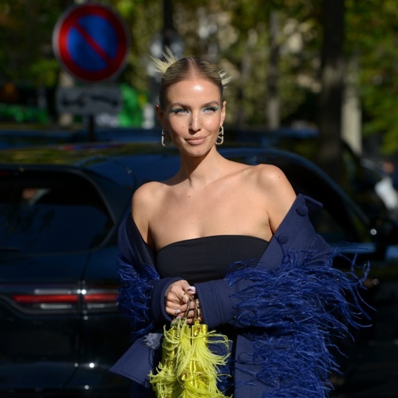 أسرار تنسيق اللون الكحلي في إطلالاتك لشتاء 2023