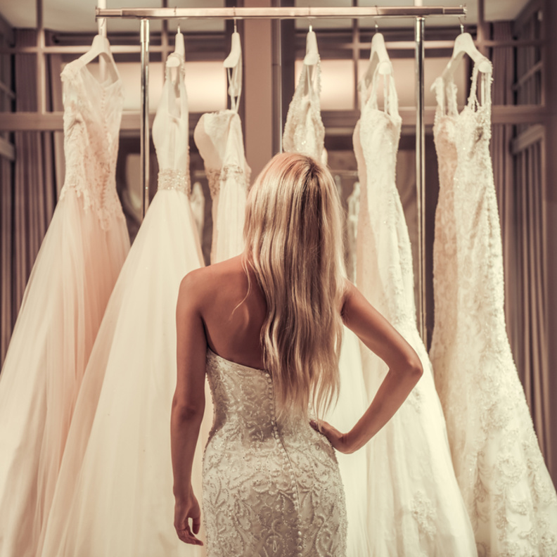 نصائح للعروس لإختيار فستان الزفاف الأنسب