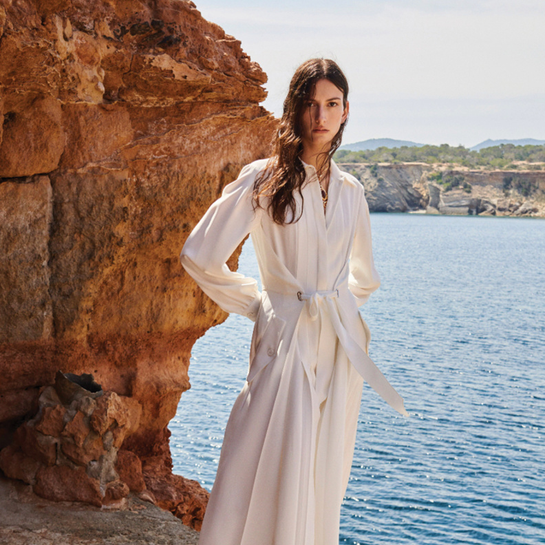 تأهبي لإجازة شتوية مع قائمة أفكار لارتداء أزياء تبعًا لوجهة سفرك المفضلة في 2023