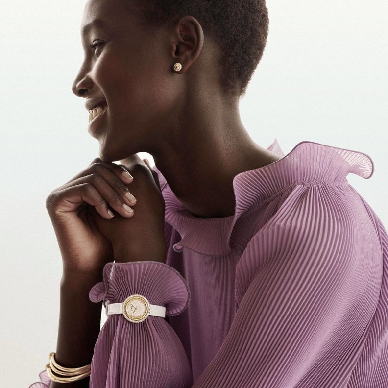 أفخم ساعات الذهب الأصفر الناعمة لشتاء 2022