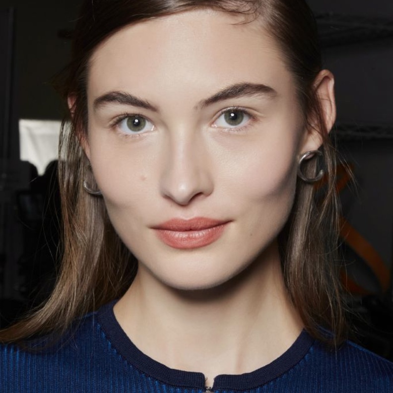 تخلصي من التصبغات الداكنة على بشرتك بالطرق الطبيعية