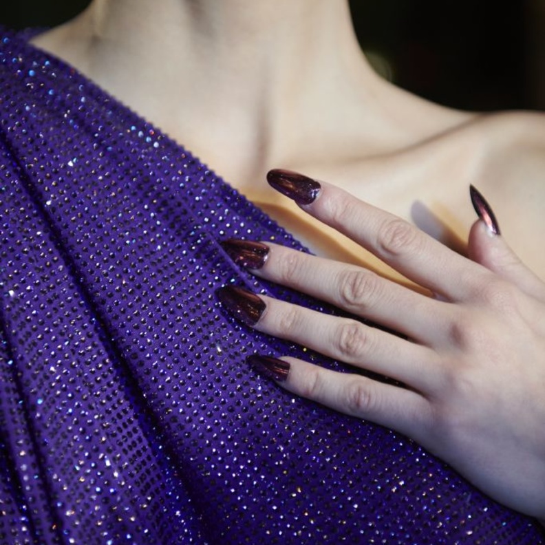 نصائح ذكية لتطبيق طلاء الاظافر بسهولة واحترافية في المنزل