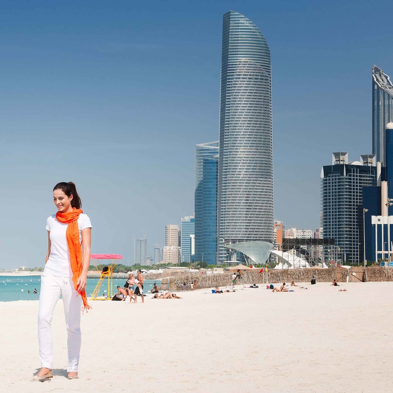 أبوظبي والتي تتمتع بجميع المقومات التي تجعلها وجهة سياحية مثالية لقضاء أجازة شتوية رائعة