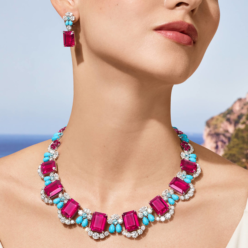 أقراط أمالفي Amalfi earrings من هاري وينستون Harry Winston 