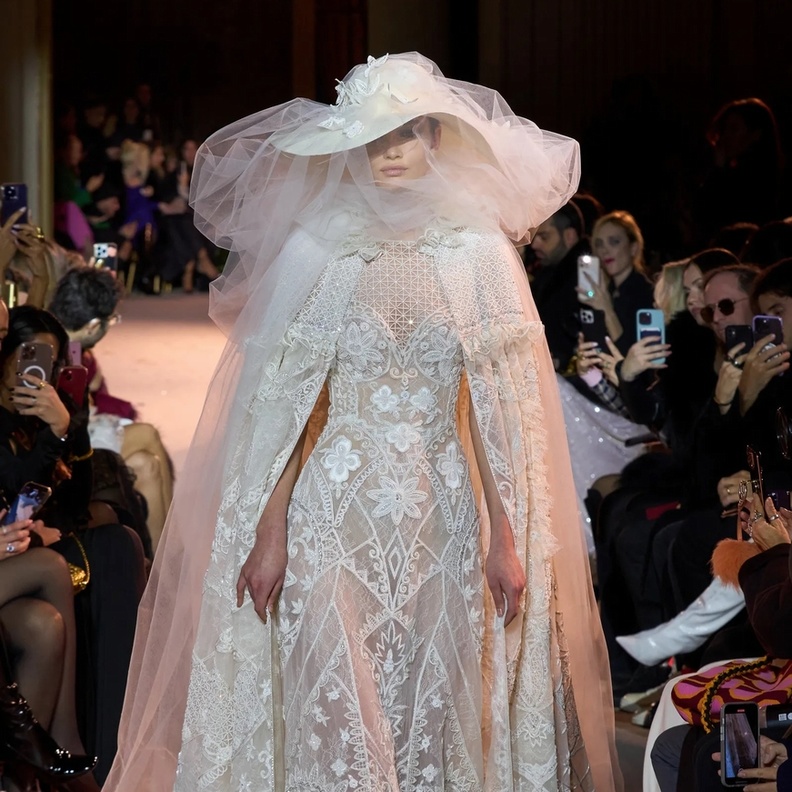 ​​​​​​​صيحات متنوعة لفساتين الزفاف من أسبوع الموضة الباريسي للهوت كوتور