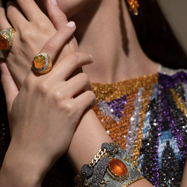 من موقع VELYAN مجوهرات احجار كريمة