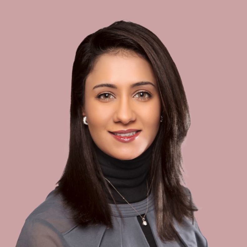 تعرفوا على "آلاء الأحمدي" و"وديان بابطين" الفائزات بجائزة "مبتكرون دون 35" العالمية في نسختها الخامسة