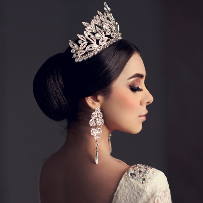 موديلات أقراط ماس فخمة لاطلالة عروس 2023