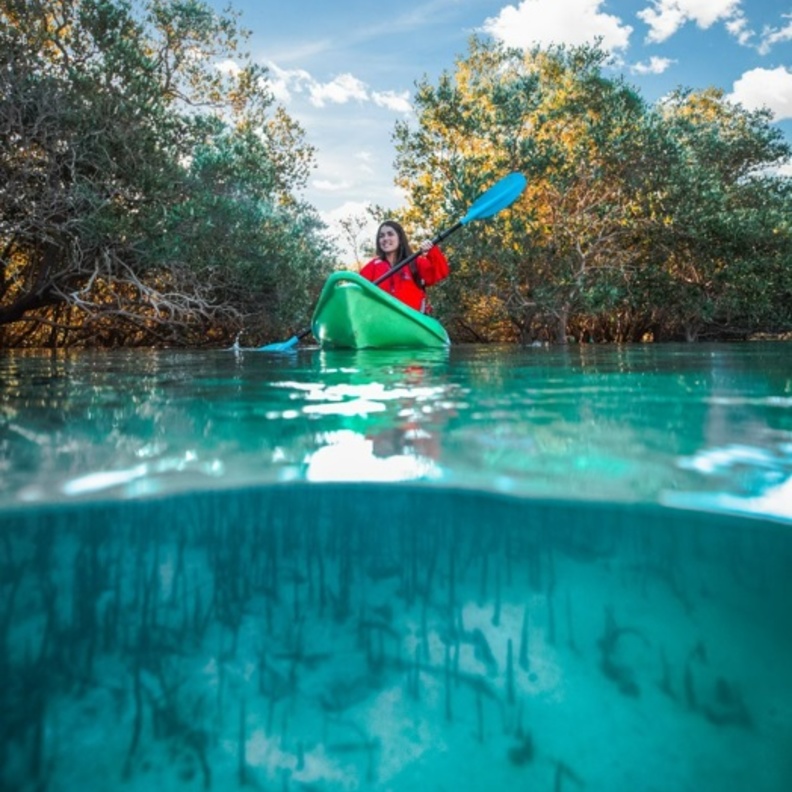 أجواء ممتعة وتجارب ساحرة تنتظر عشاق الكاياك