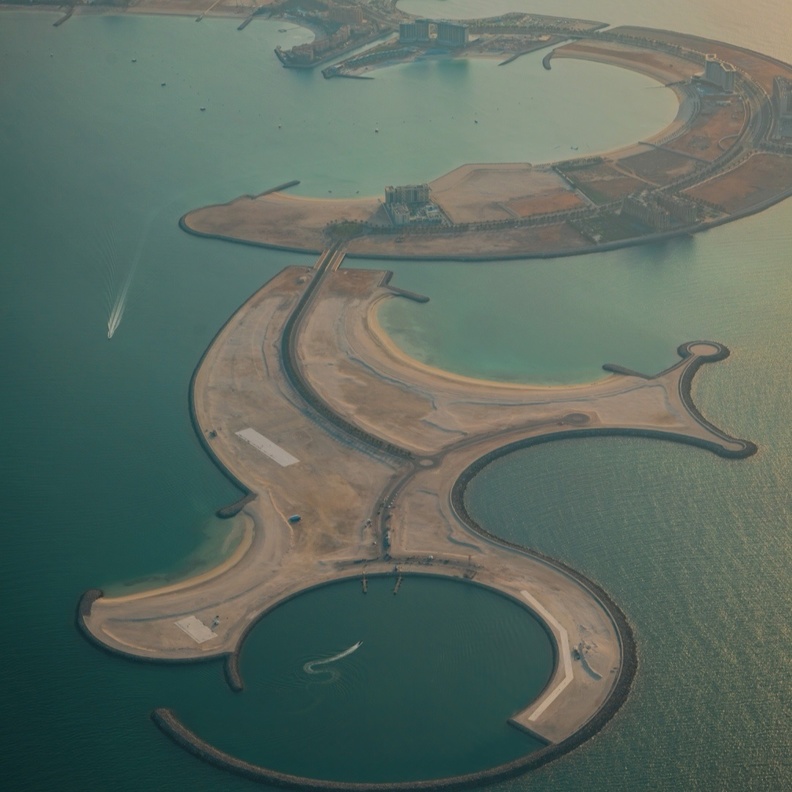 كيف تستمتعين في جزيرة المرجان.. تجارب فاخرة بانتظار عشاق الاسترخاء بالإمارات