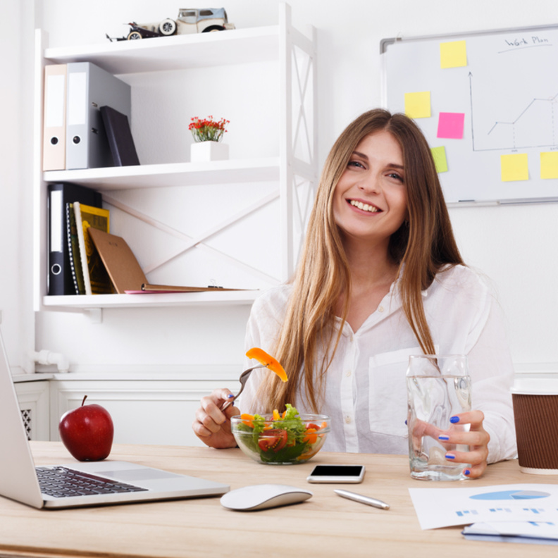 حيل ذكية تساعدك على خسارة الوزن خلال دوام العمل
