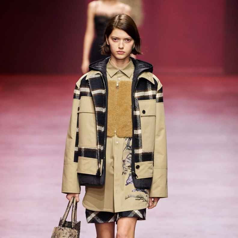 5 صيحات جزمات شتوية من مجموعات خريف وشتاء 2022