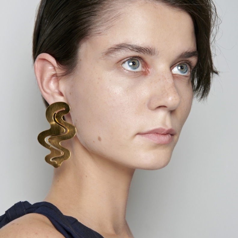 تقنيات تجميلية لعلاج الهالات الداكنة