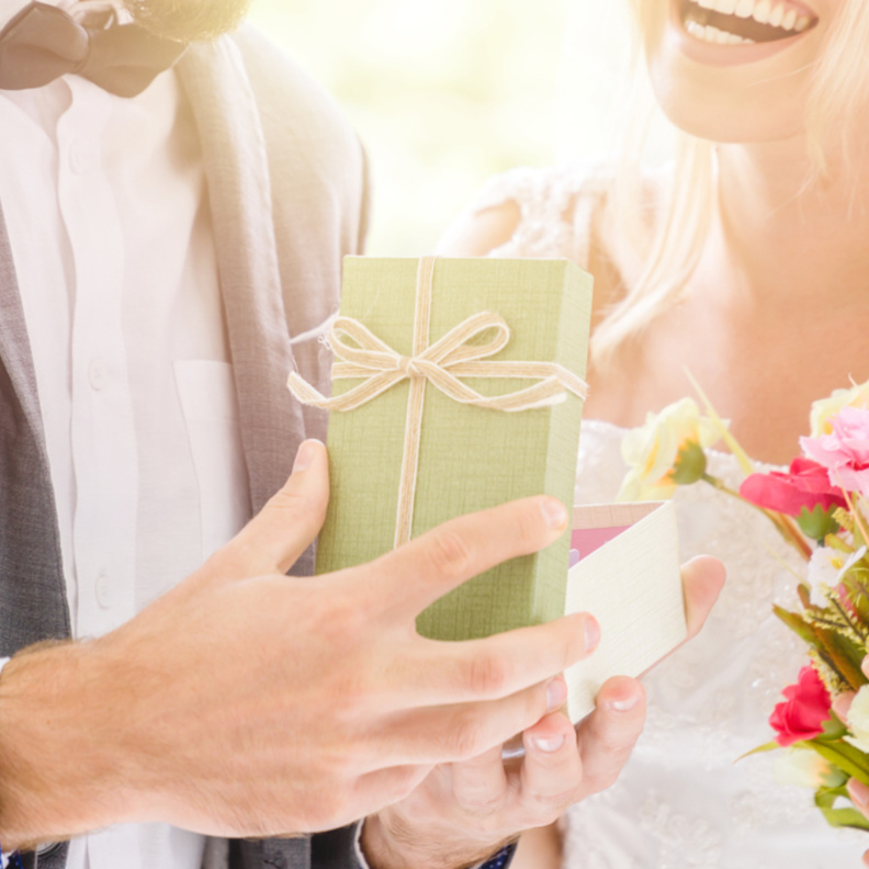 هدايا مجوهرات مناسبة لعروس 2023