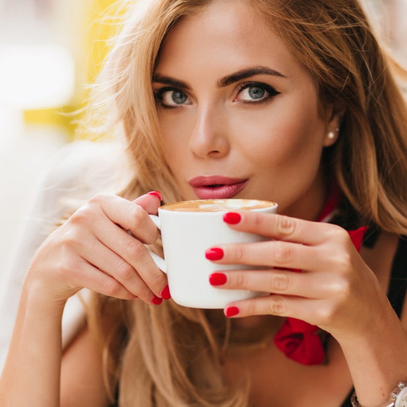 ما هي أضرار مبيضات القهوة وبدائلها الصحية