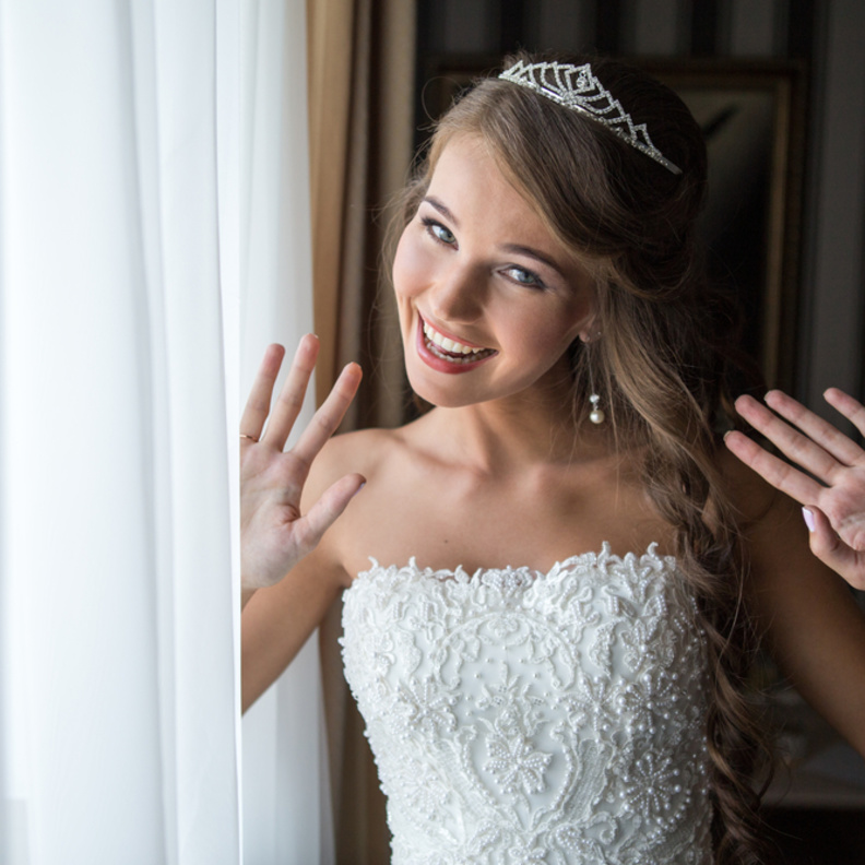 ضعي عنصر الراحة في الاعتبار عند اختار تاج زفاف