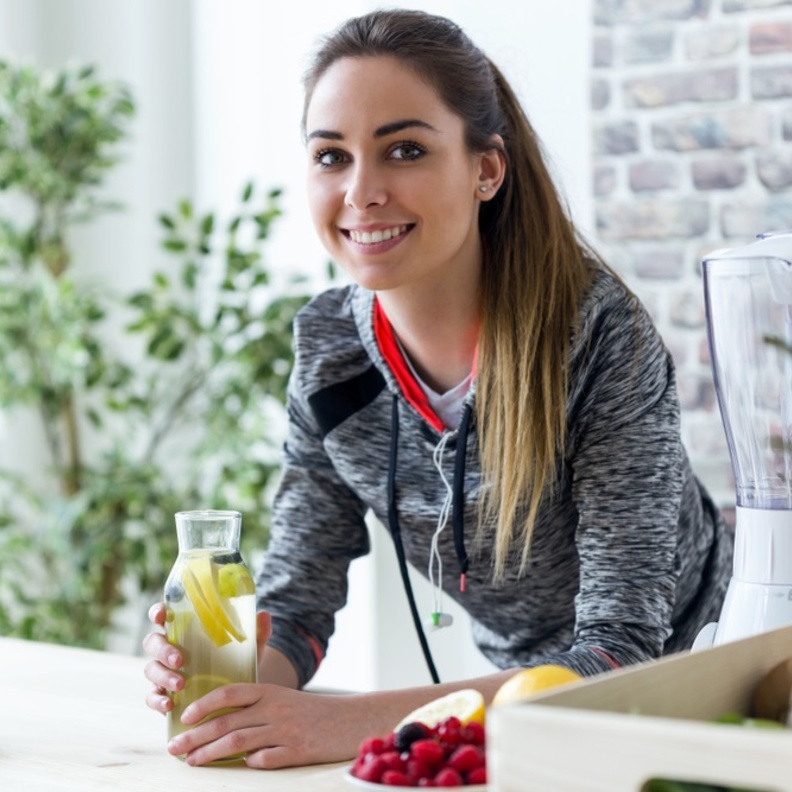 عادات صحية ابدأي عامك الجديد بها منها الحركة وشرب الماء