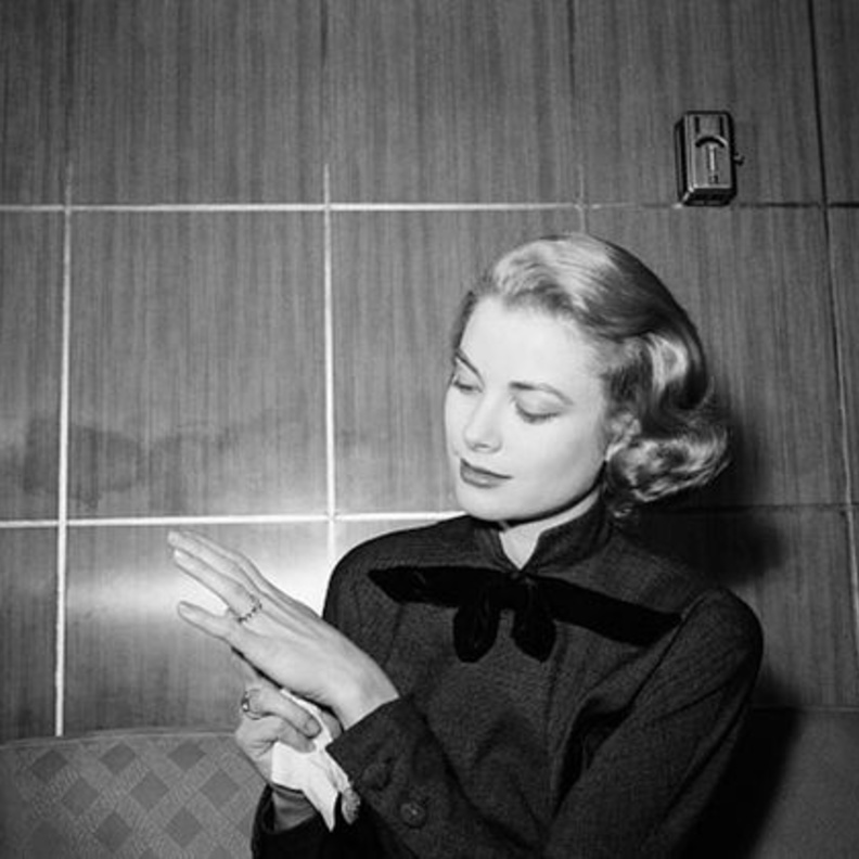 اكتشفي قصّة خاتمَي خطوبة غريس كيليGrace Kelly