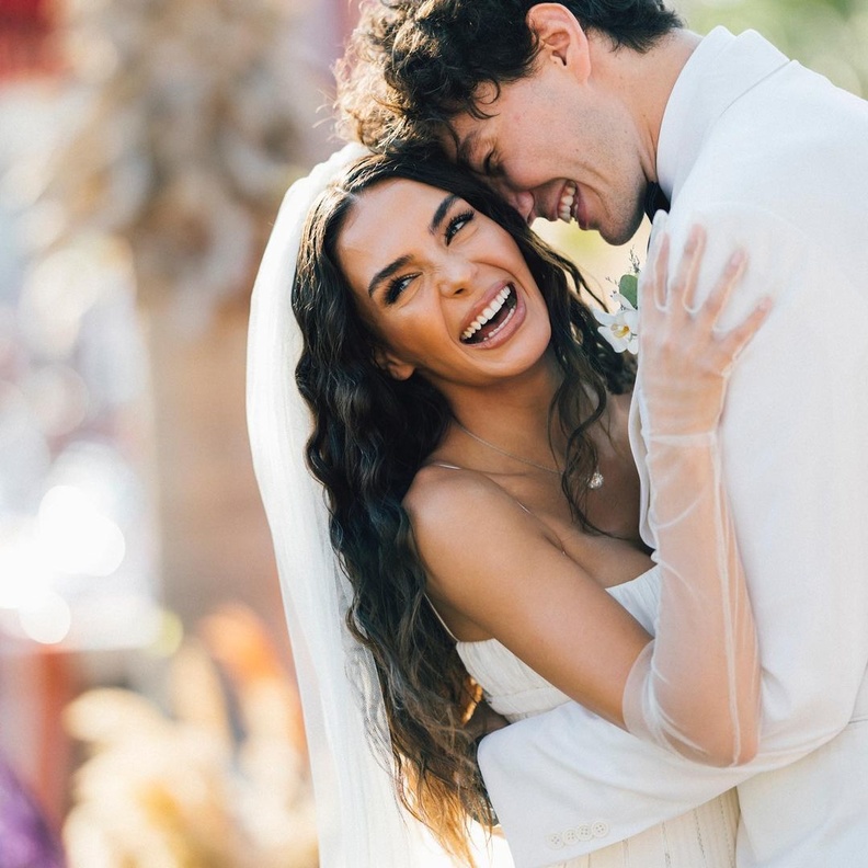 لقطات عفوية في حفل زفاف ايبرو شاهين