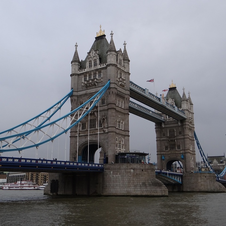 لندن متألقة بأجمل الوجهات السياحية بواسطة  Aleviva-Medien