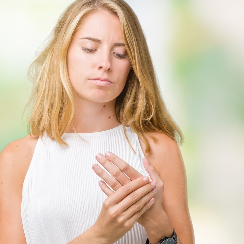 ما هي أعراض التهابات المفاصل عند النساء