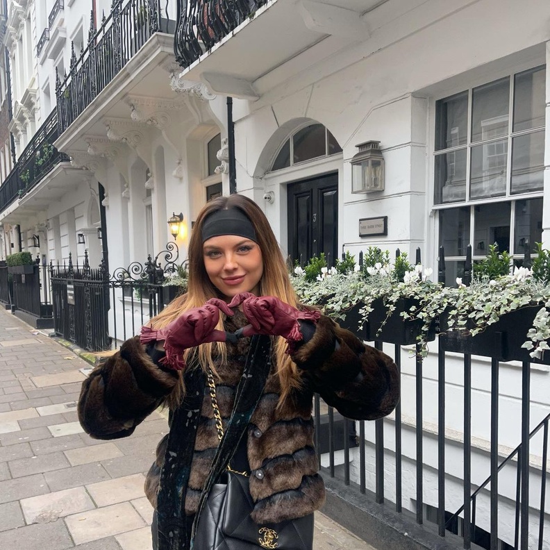 إطلالات كاجوال تليق بالصبايا لشتاء 2023 على خطى ملكات جمال لبنان