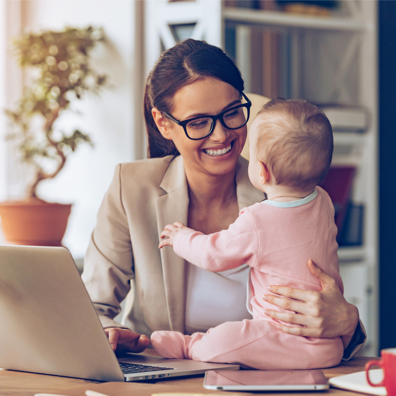 نصائح هامة للأمهات العاملات لتحقيق توازن أفضل بين الحياة الشخصية وحياتها كسيدة عاملة