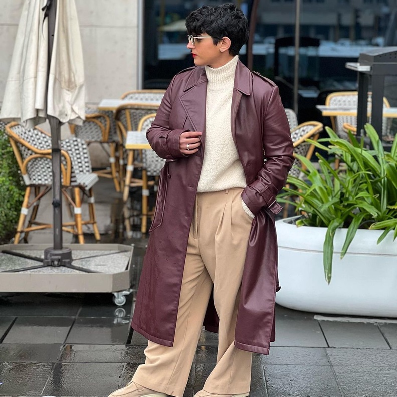 نظرة على إطلالات الفنانة "نورة العميري" بالبالطو الطويل