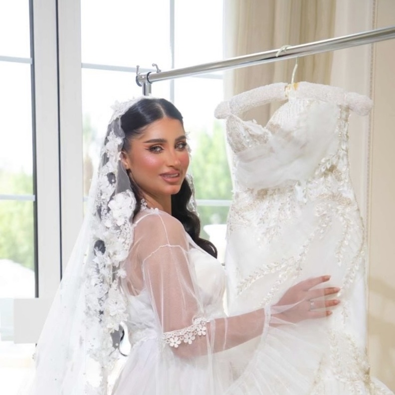 نعومة فستان الزفاف من أعمال المصممه إلهام العامر