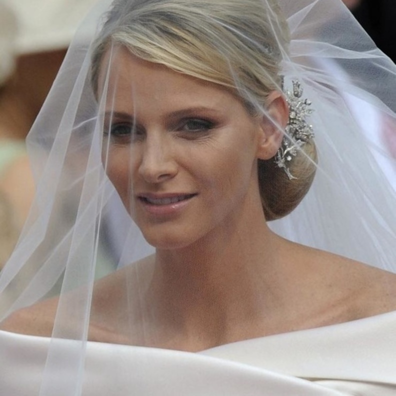 تميّزي في يومك بمجوهرات من وحيّ سيدات العائلات المالكة