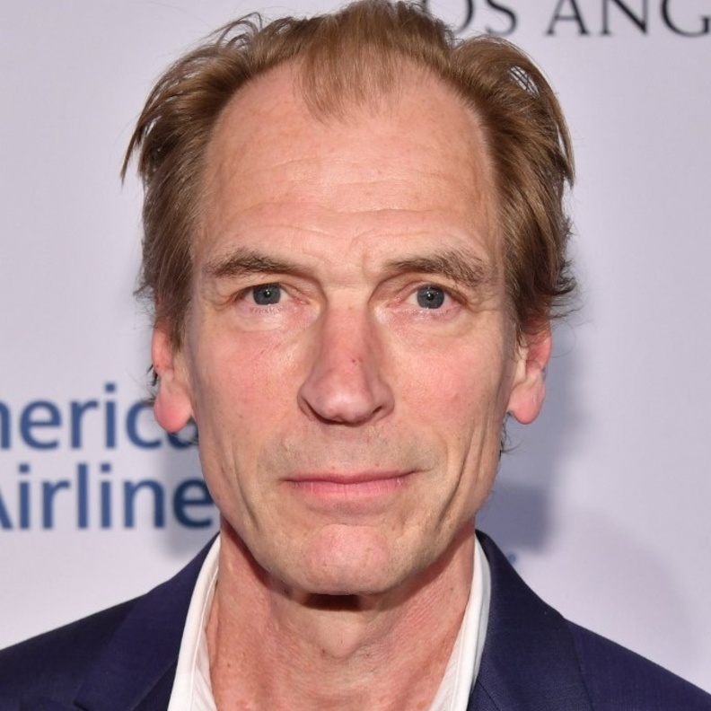 جوليان ساندز