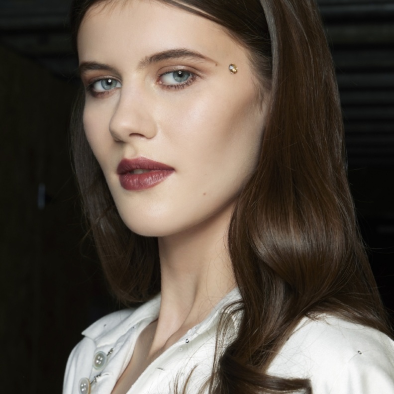 أجدد إصدارات ألوان احمر الشفاه للعام الجديد