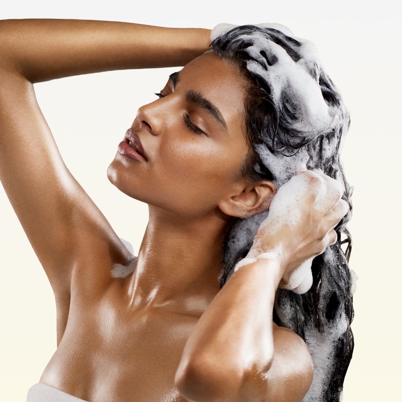  المستحضر المجرّب لغسل الشعر بشكل صحي.. إليك طريقة استخدامه