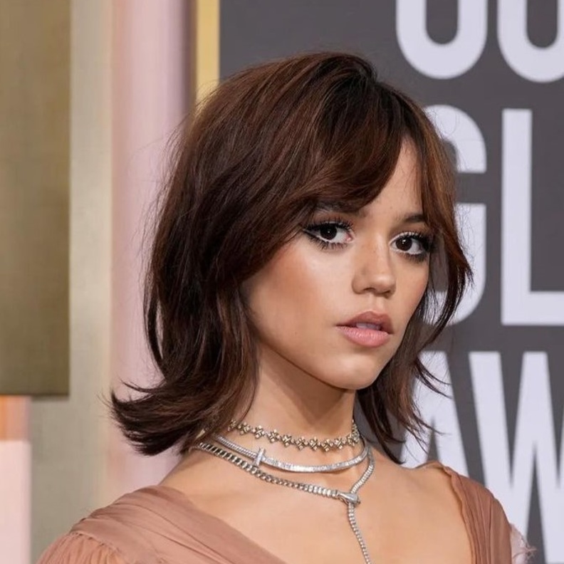 5 اتجاهات جمالية لفتت بها جينا أورتيجا الأنظار في غولدن غلوب.. اتبعي أسلوبها