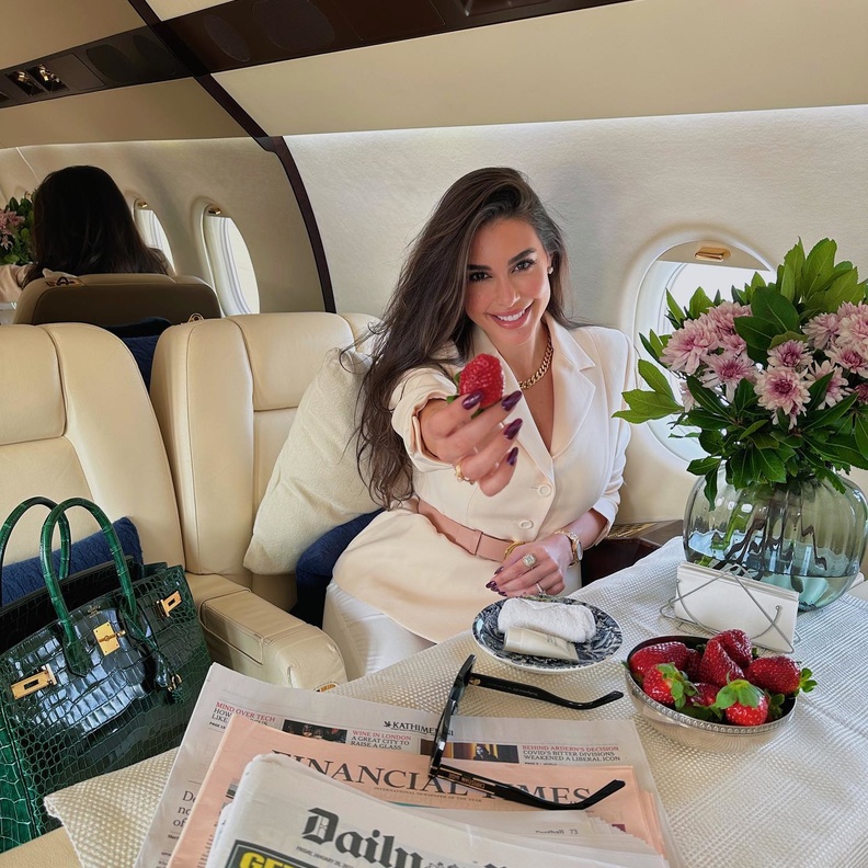 النجمة ياسمين صبري في أحدث إطلالة مجوهرات 