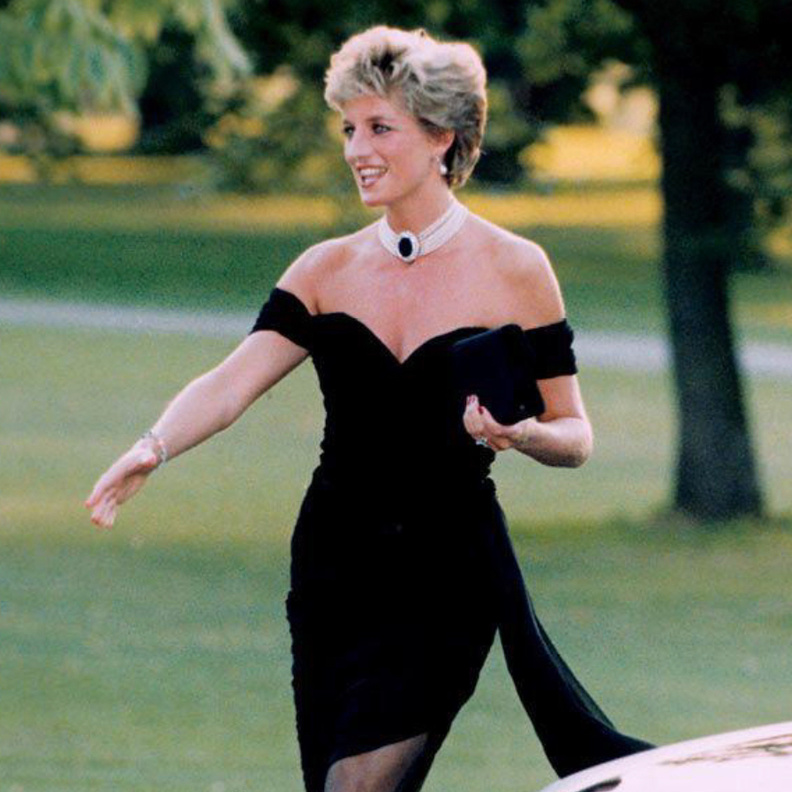  أبرز عناوين الموضة خلال العقود الثلاثة الأخيرة بمناسبة الذكرى اللؤلؤية لتأسيس مجلة "هي"