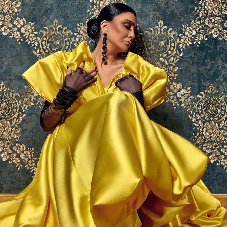 غادة عبد الرازق بالاصفر