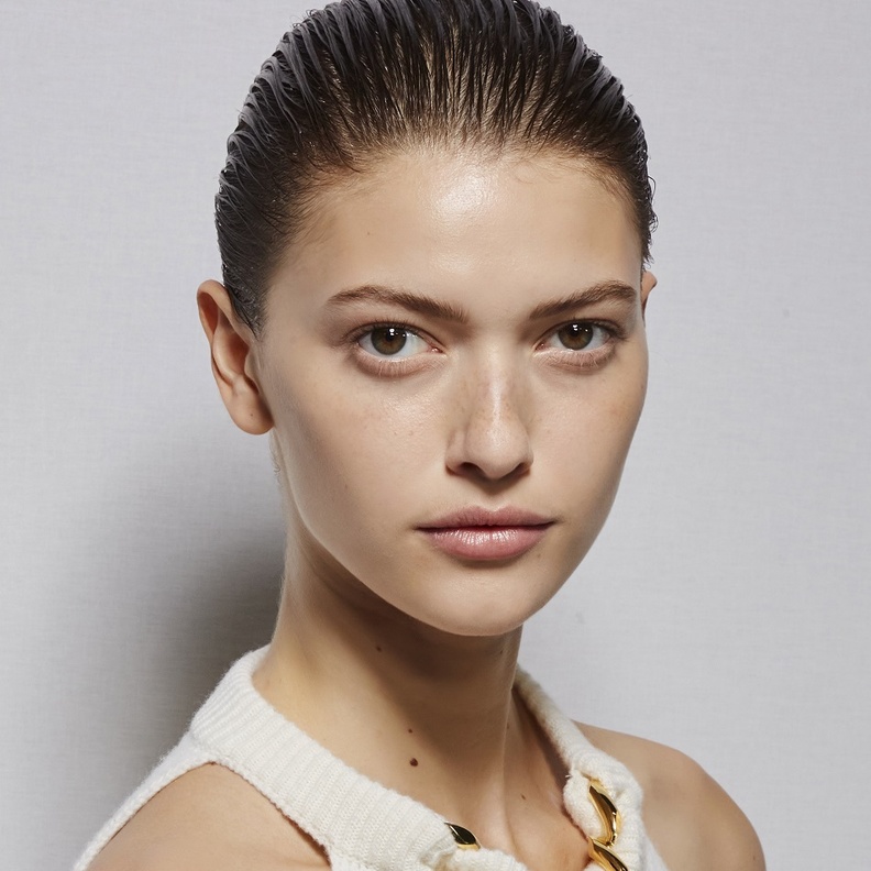 حيل للبشرة الجافة تفيدك في روتين جمالك اليومي