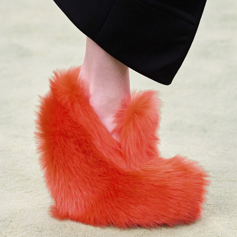 أحذية الفرو العصرية اعتمديها في كافة المناسبات