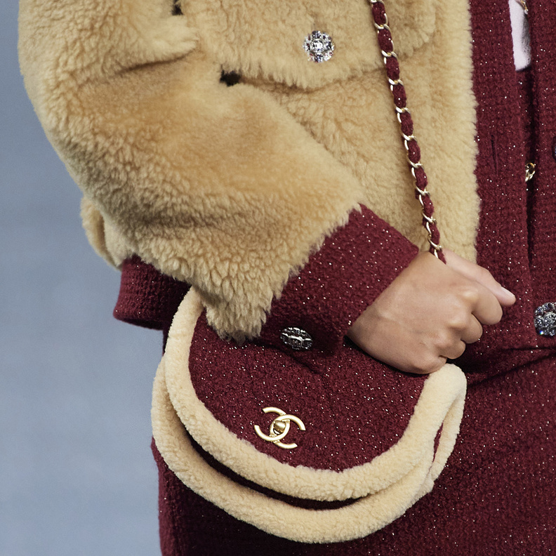 حقائب عصرية تناسب قصيرات القامة