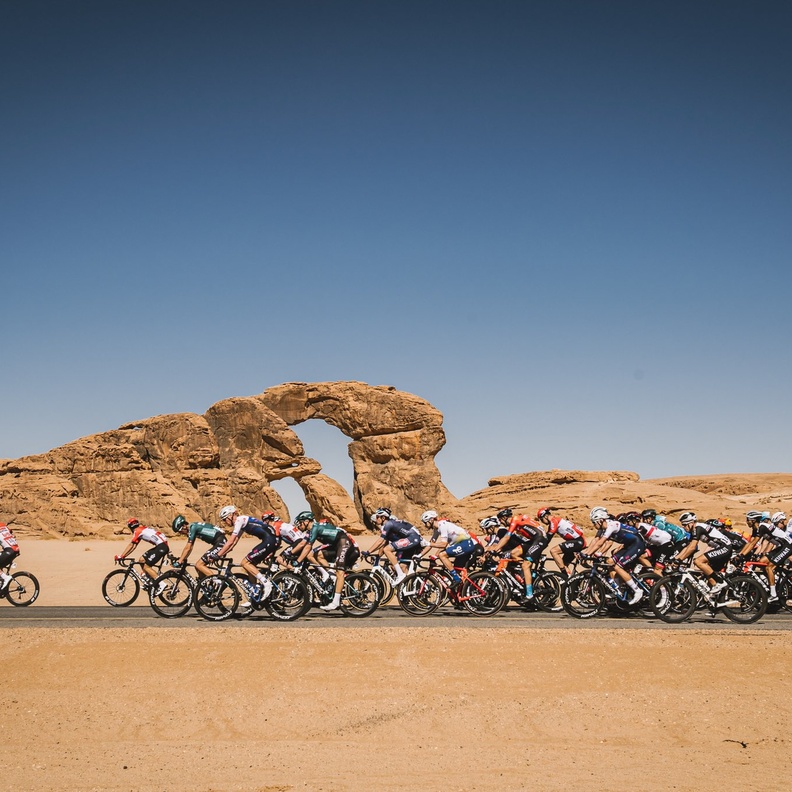 العُلا تحتضن النسخة الثالثة من سباق طواف السعودية.. تعرفوا على تفاصيل السباق العالمي