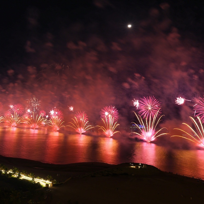 عرض مبهر للألعاب النارية في رأس الخيمة ورقمين قياسيين ترحيباً بالعام الجديد