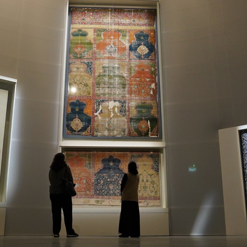 280 قطعة أثرية نادرة.. ماذا ينتظرك في بينالي الفنون الإسلامية 2023