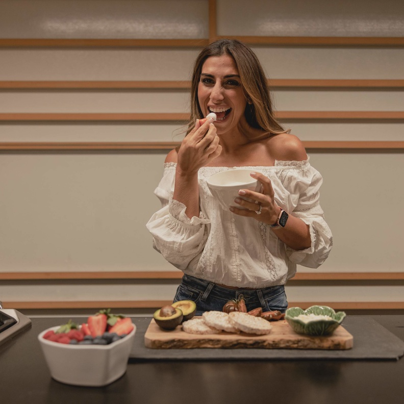 برنامج الصحة واللياقة البدنية It’s So Simple  أقوى تطبيق نموذجي لمساعدتك على الشعور بالرشاقة والتحكم واللياقة البدنية