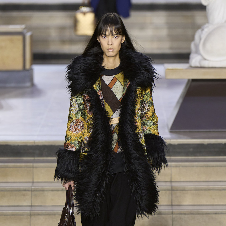 حقائب يد باللون البني تناسب اطلالاتك الشتوية الدافئة