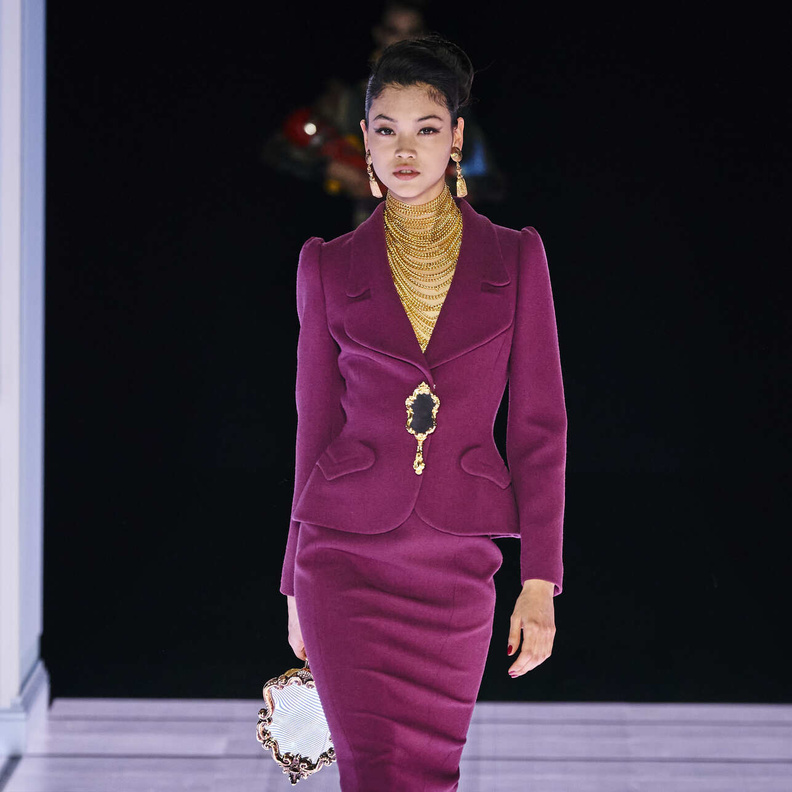 موضة التايور الكلاسيكي تعود الى الواجهة