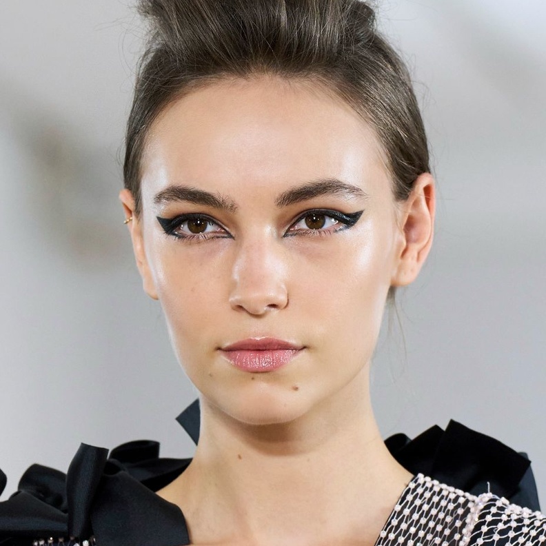 حقائق لا تعرفيها عن مُستحضرات التجميل ... إليك أغربها