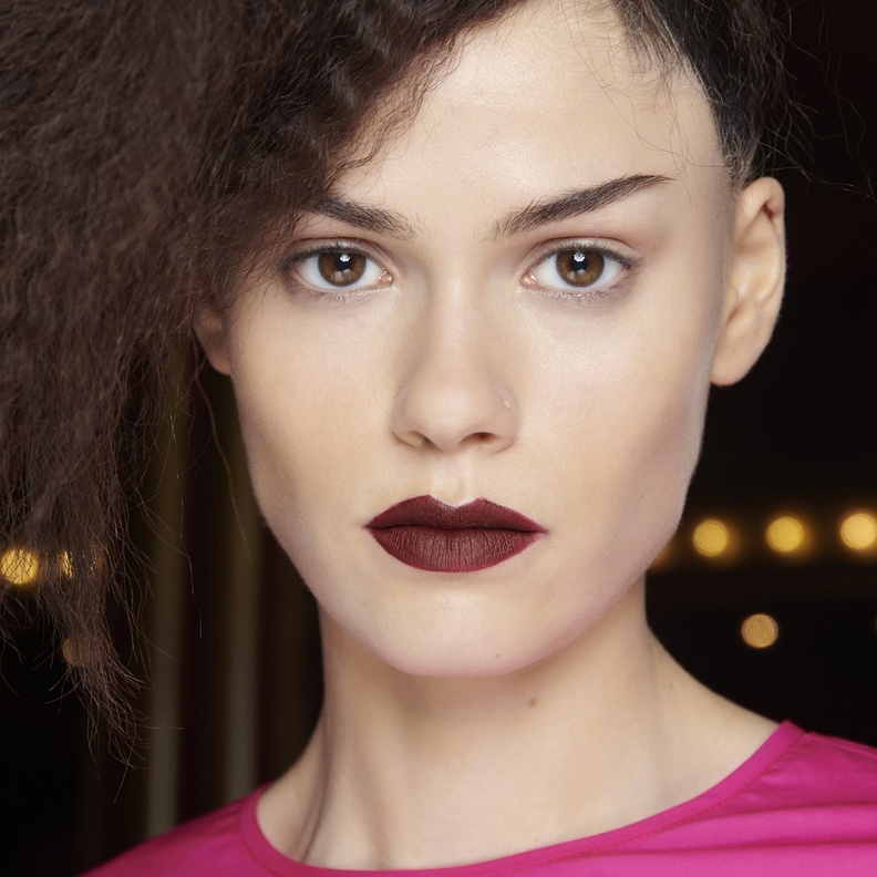 مستحضرات أحمر الشفاه التي تحتاجينها في كل شتاء