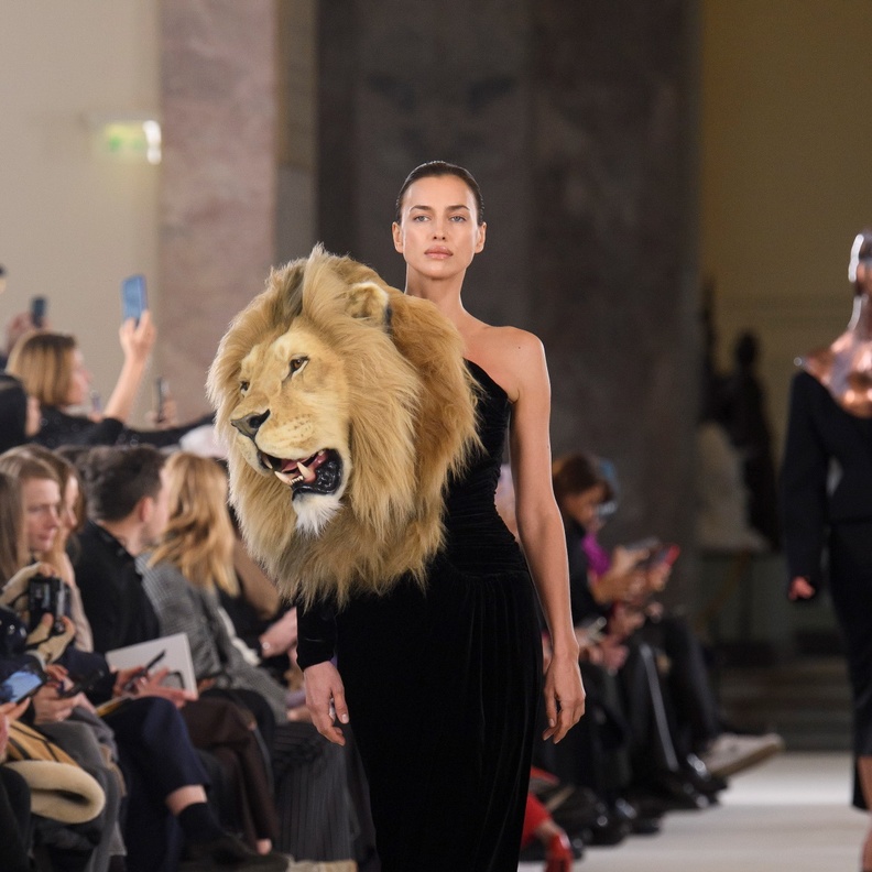 10 معلومات عن Schiaparelli... كيف غيّرت الدار الفرنسية وجه الموضة