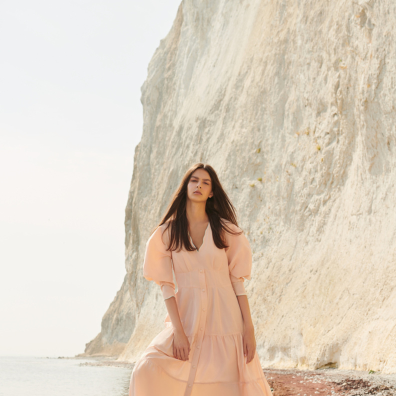 Amarah تُطلق مجوعتها الجديدة لربيع وصيف 2023... تصاميم أنيقة بلمسة معاصرة